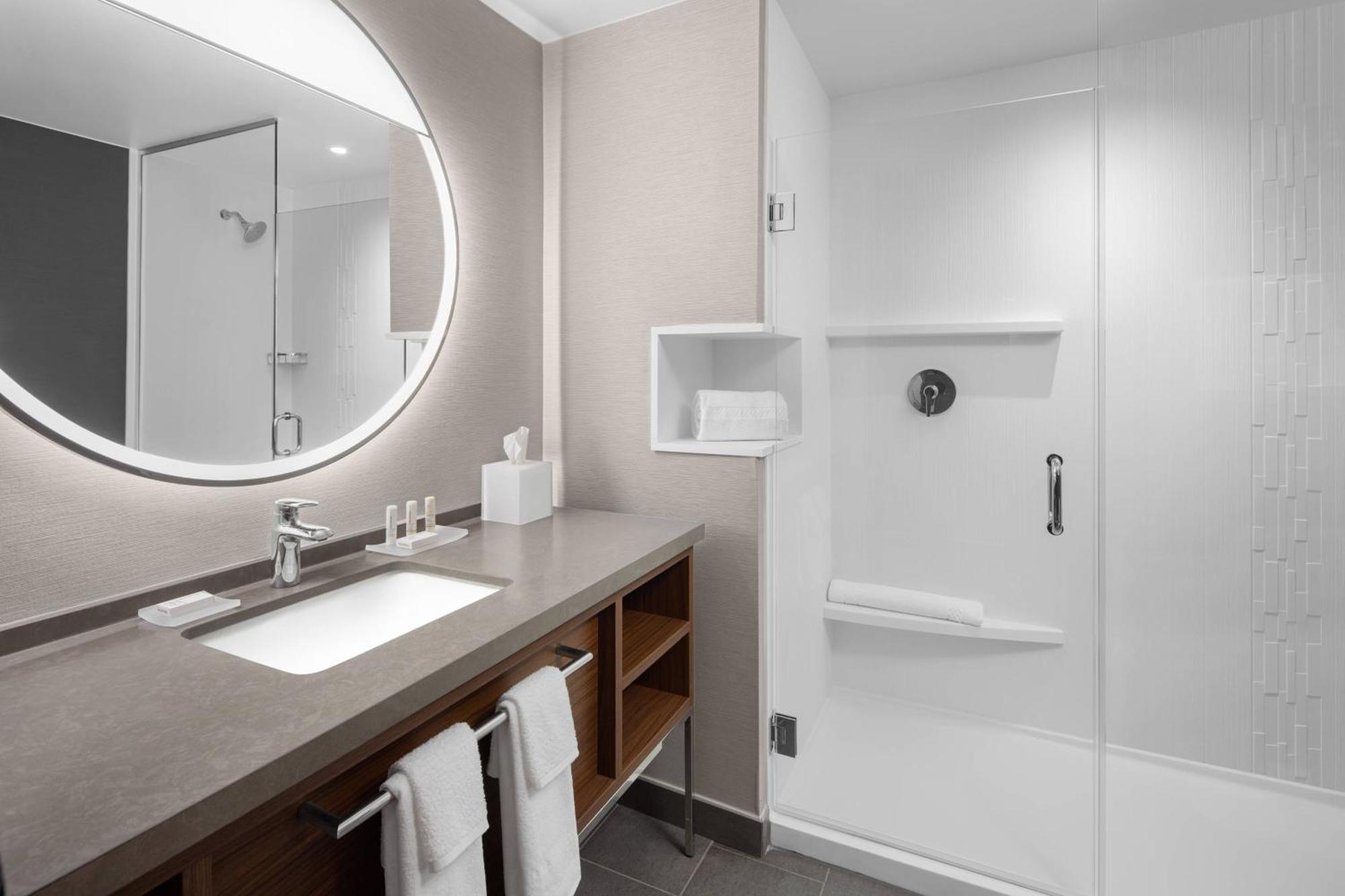 Courtyard By Marriott Lansing Downtown Hotel Eksteriør billede