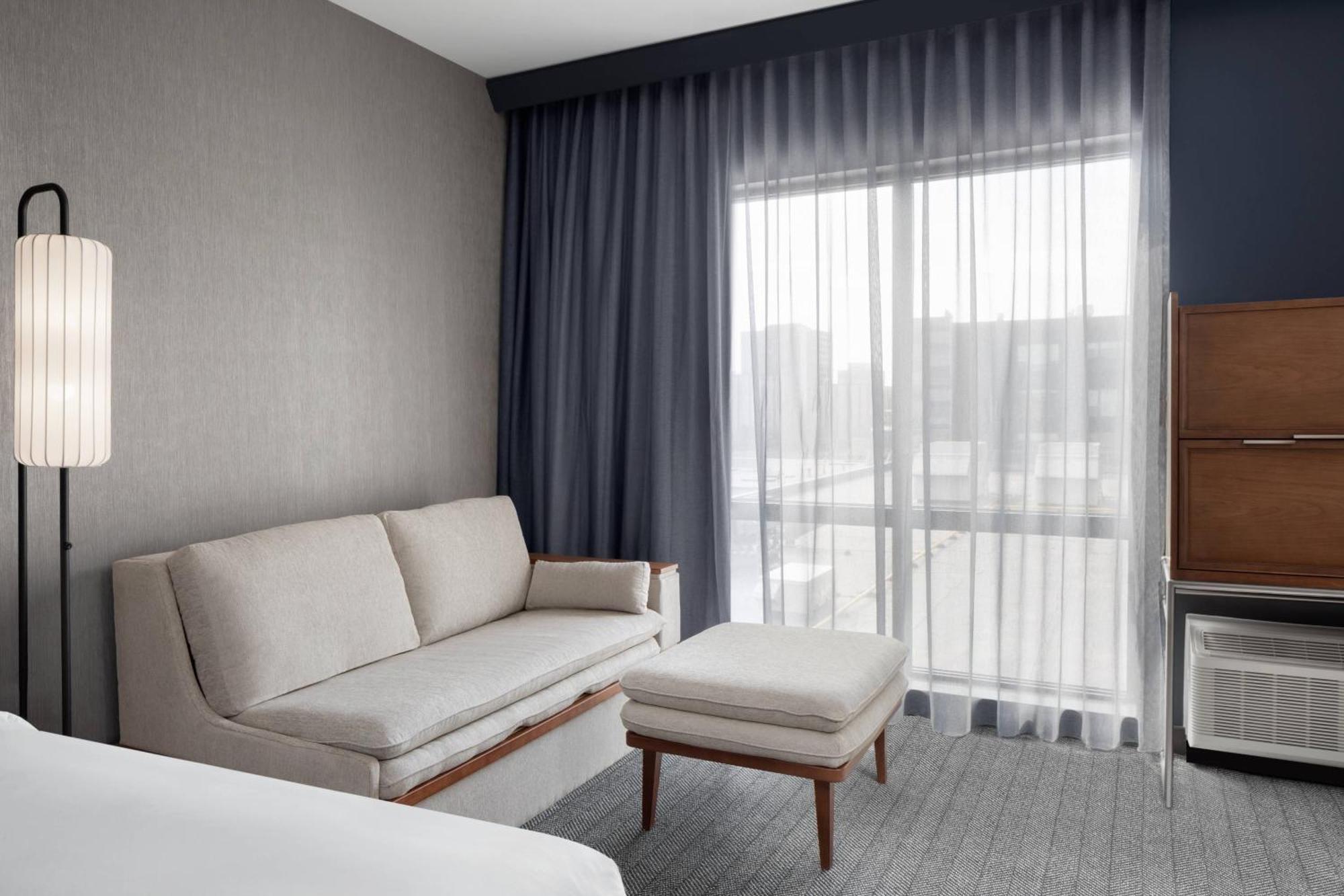 Courtyard By Marriott Lansing Downtown Hotel Eksteriør billede